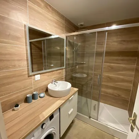 Duplex Moderne A 700m De La Parking & Wifi *